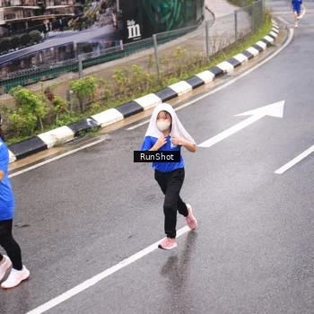 Runner Photo 7938108