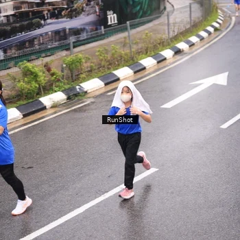 Runner Photo 7938109