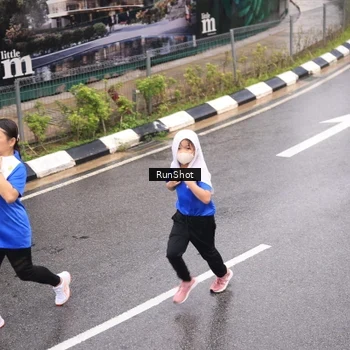 Runner Photo 7938110