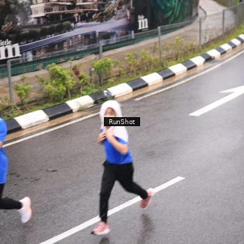 Runner Photo 7938111