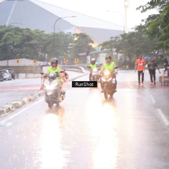 Runner Photo 7938113