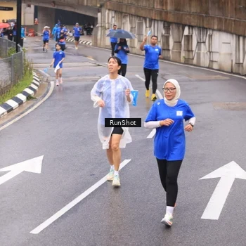 Runner Photo 7938115