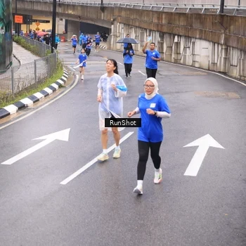 Runner Photo 7938123
