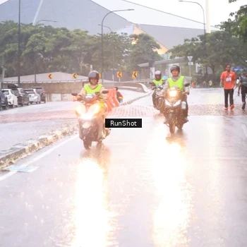 Runner Photo 7938130