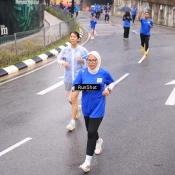 Runner Photo 7938132