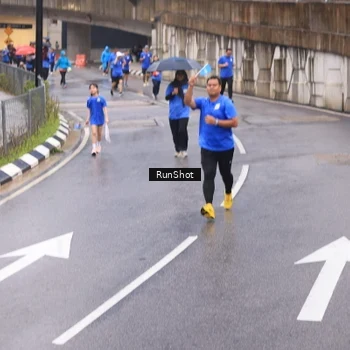 Runner Photo 7938133
