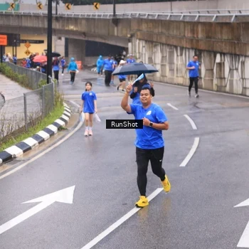 Runner Photo 7938143