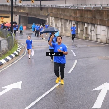 Runner Photo 7938144