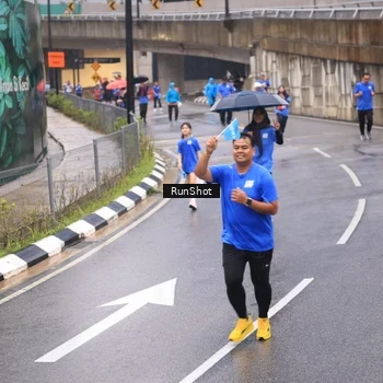 Runner Photo 7938152