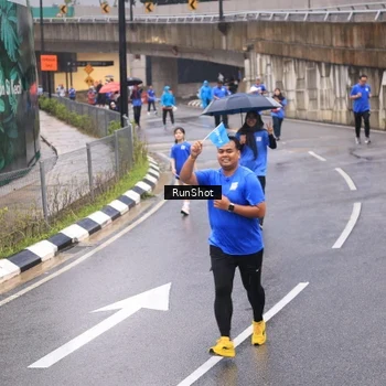 Runner Photo 7938153