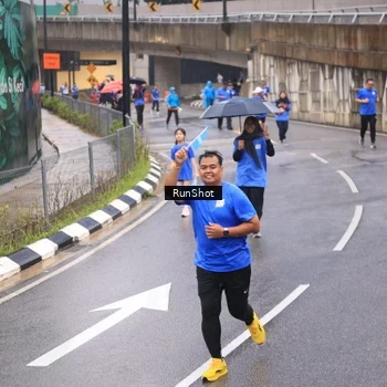 Runner Photo 7938154