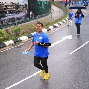 Runner Photo 7938170