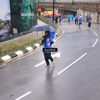 Runner Photo 7938179