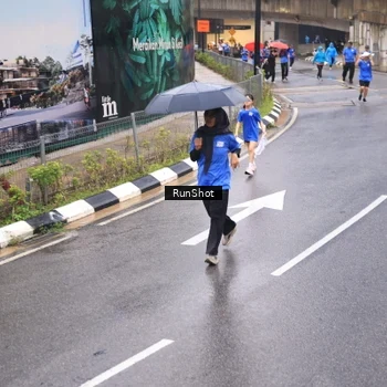 Runner Photo 7938181
