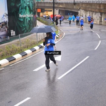 Runner Photo 7938182
