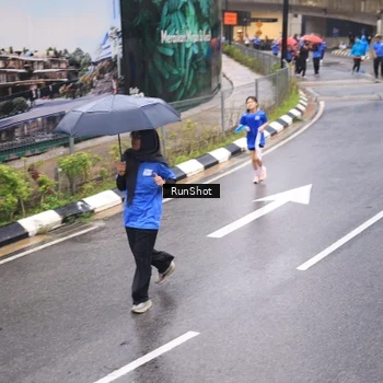 Runner Photo 7938188