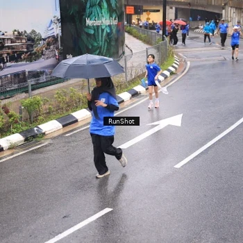 Runner Photo 7938195
