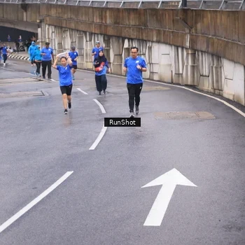 Runner Photo 7938199