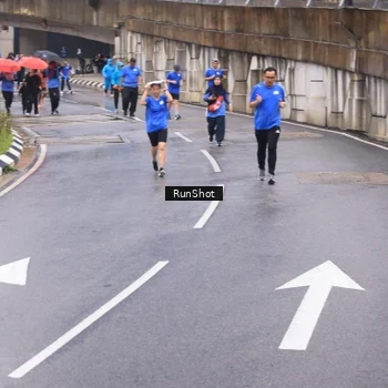 Runner Photo 7938202