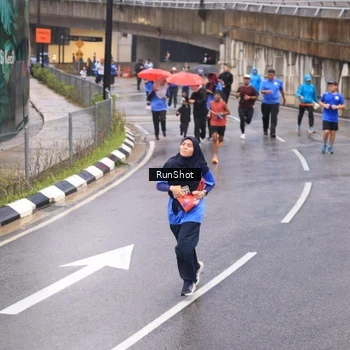 Runner Photo 7938228