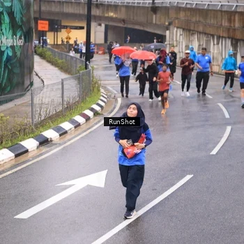 Runner Photo 7938230