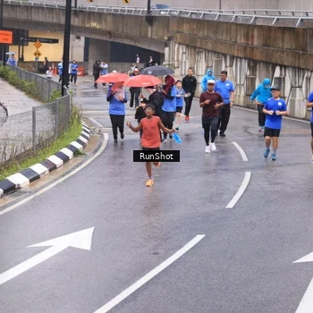 Runner Photo 7938240