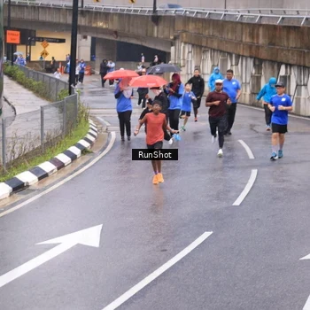 Runner Photo 7938243