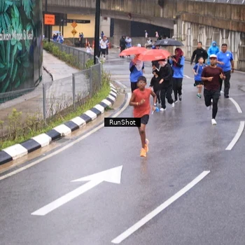 Runner Photo 7938250