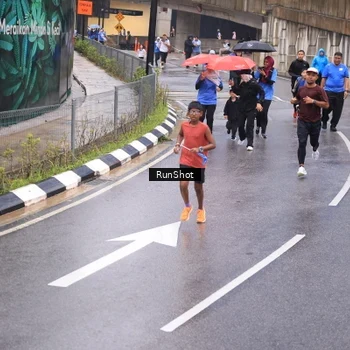 Runner Photo 7938255