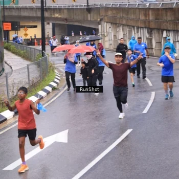 Runner Photo 7938259