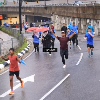 Runner Photo 7938260