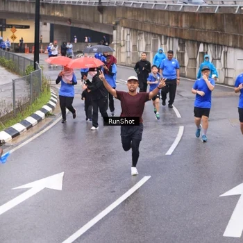Runner Photo 7938264