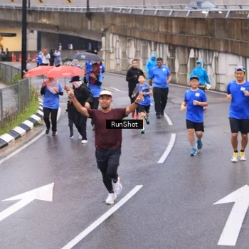 Runner Photo 7938267