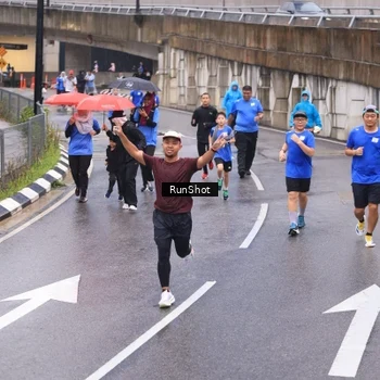 Runner Photo 7938268