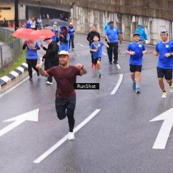 Runner Photo 7938272