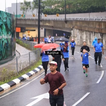 Runner Photo 7938275