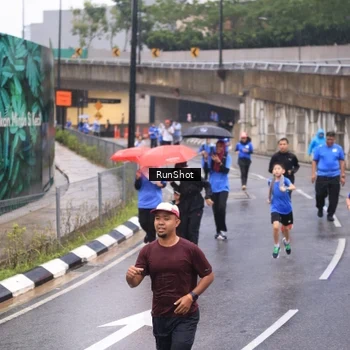 Runner Photo 7938276