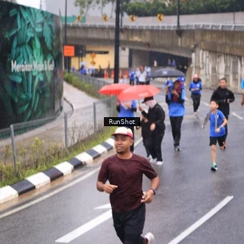 Runner Photo 7938277
