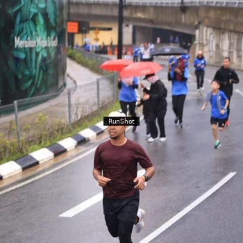 Runner Photo 7938279