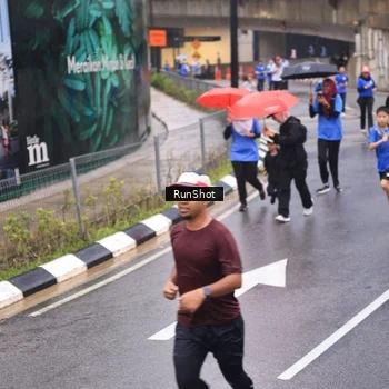 Runner Photo 7938280