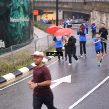 Runner Photo 7938284
