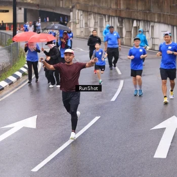 Runner Photo 7938285