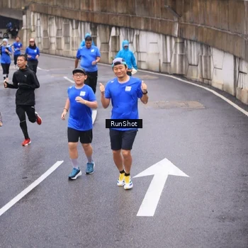 Runner Photo 7938290