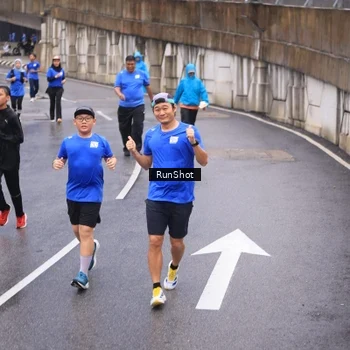 Runner Photo 7938299