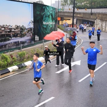 Runner Photo 7938301