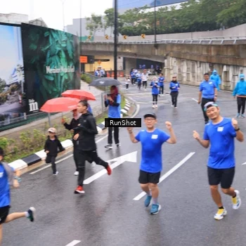 Runner Photo 7938305