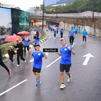 Runner Photo 7938307
