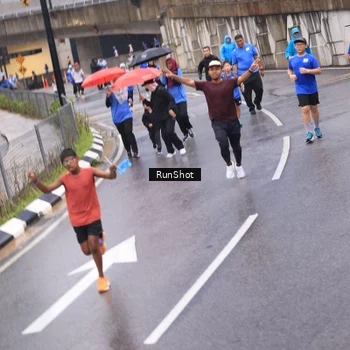 Runner Photo 7938309