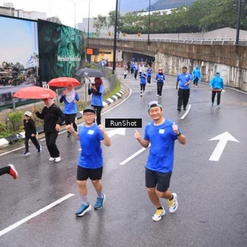 Runner Photo 7938310