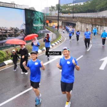 Runner Photo 7938312